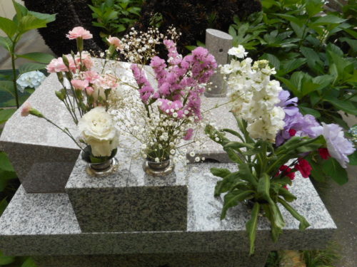 ペット墓の供花